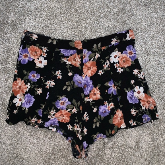 Forever 21 Multicolor Floral High Waist shorts - Picture 7 of 8